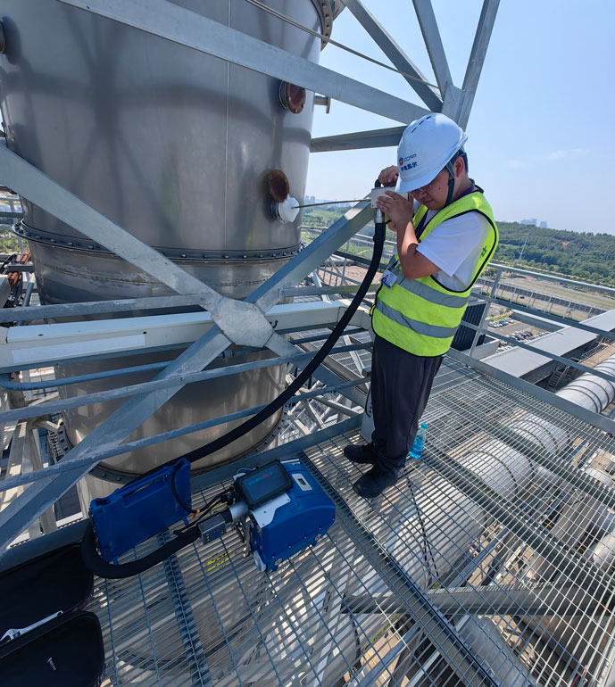 配合湖北環(huán)境監(jiān)測站進行非甲烷總烴項目現(xiàn)場測試